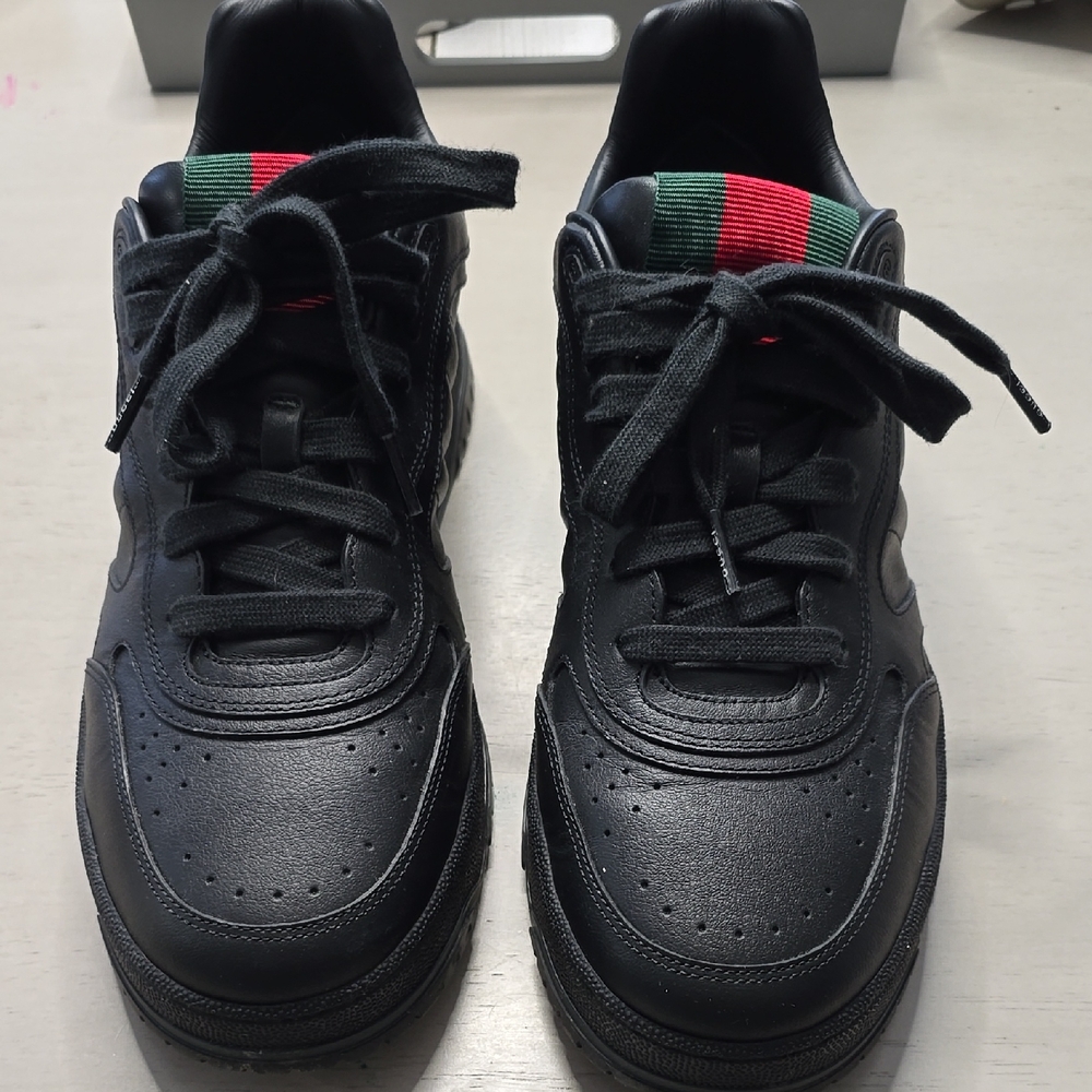 Gucci Mens Shoes worn Once...still Look Brand New.. Absolutley No Flaws